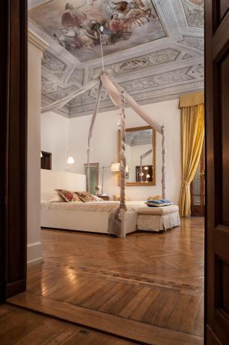 Hotel Executive - image 6