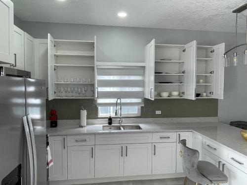 Cocina, Joy Estate Villa Portmore in Spanish Town