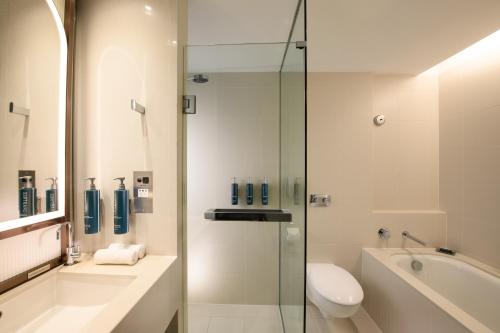 room detail thumbnail 2