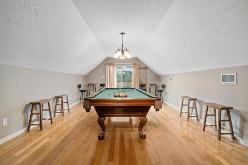 Getaway Cove At Lake Hickory in Taylorsville, USA