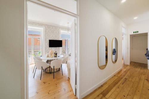 Central Lisbon 41 Bed River Front
