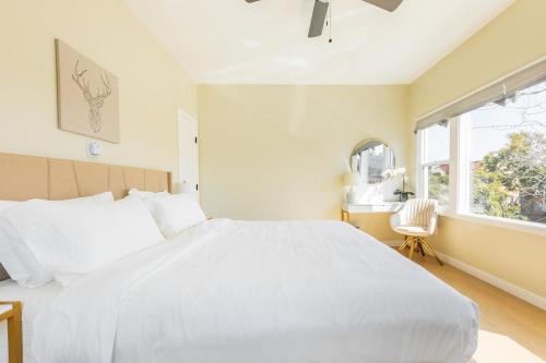 Cozy Sunny Brand-new Apt 1 Block From The Beach in Long Beach, USA