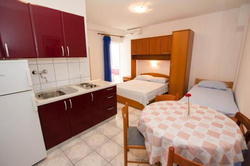 Apartments Bartul in Sucuraj