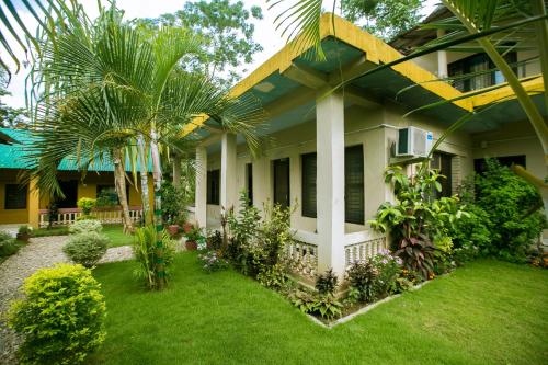 

Sauraha Nana Hotel