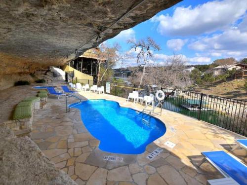 Lakefront Bungalow With Community Poolhot Tub #9 in Lakeway (TX)