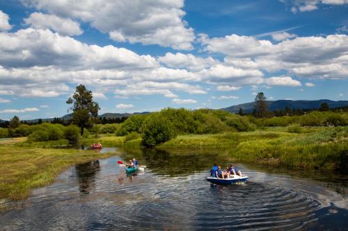 Bend-Sunriver Camping Resort Two-Bedroom Cabin 7