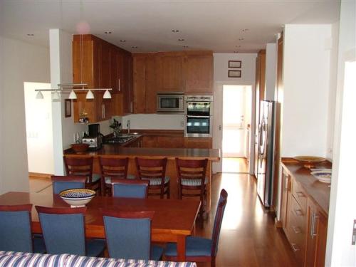 Leeward Reach in جزيرة ثيسينس