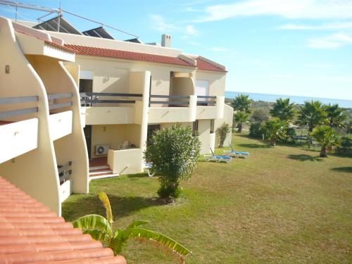 Praia da Lota Resort – Beachfront Hotel