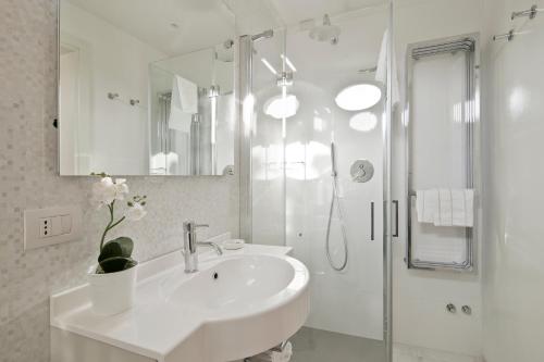 Classic Triple Room image 1