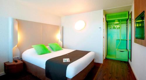 1 queen bed