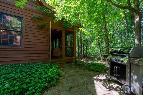 Cedarwood Lodge Community Pool! - image 14