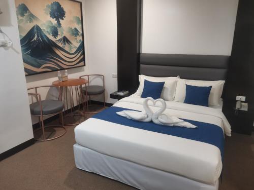 room detail thumbnail 0