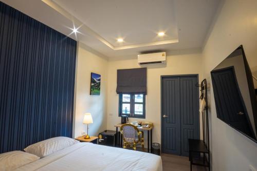 room detail thumbnail 0