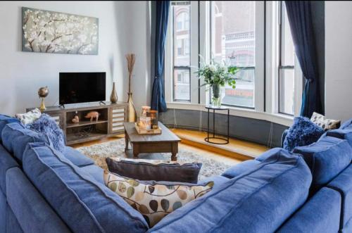 Free Parking Loft Suite Walk to Conv Center
