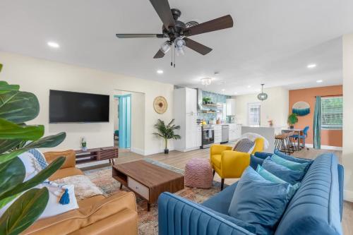 7 Beds Walk 2 Beach Great 4 Families & Groups #1 in Pompano Beach, USA