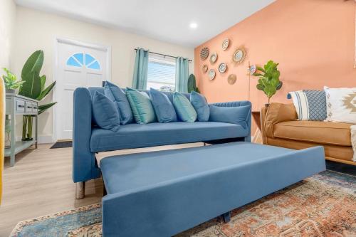 7 Beds Walk 2 Beach Great 4 Families & Groups #1 in Pompano Beach, USA