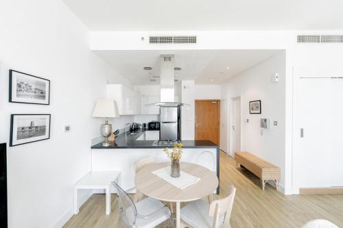 Stylish Studio in Al Barza hosted by Voyage in Al Raha Beach