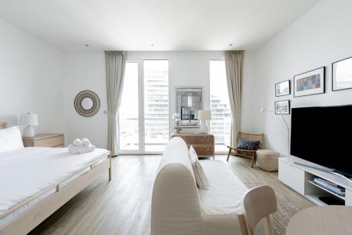 Stylish Studio in Al Barza hosted by Voyage in Al Raha Beach