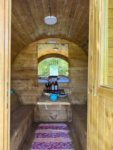Kitchen, river barrels in Pruška
