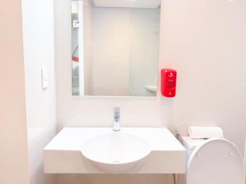 Red Planet Manila Malate Mabini Room Type - Superior Twin Room