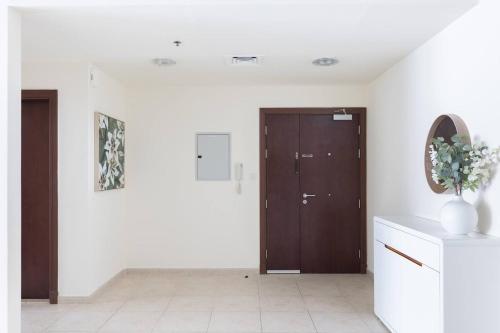 High Floor Elegance,Prime Location-Close to tram near Bounty Beets