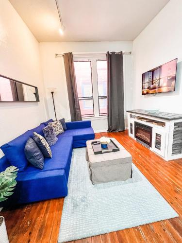 Gaslamp 2bdrm1ba - W Parking & 4 Beds #304 in San Diego, USA