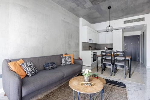 Gorgeous Modern 1BD Condo Views w PoolGym! #255, Istanbul (foto 9)