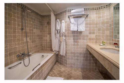 72676107 Hôtel La Pérouse Nice Baie des Anges