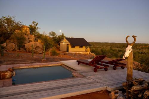 Балкон, Okamanja Lodge in Каманжаб