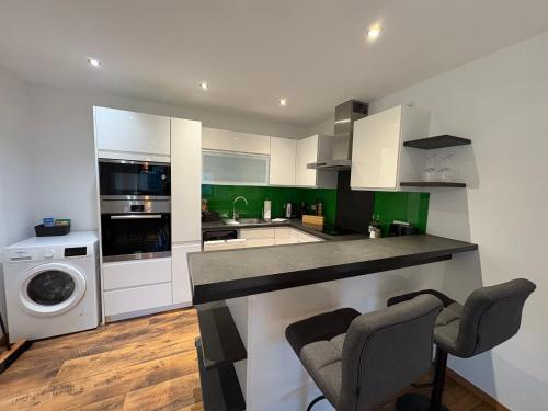 ห้องครัว, Modernes Serviced Apartment - FeWo Land Idyll in บาด เดือร์นแบร์ก