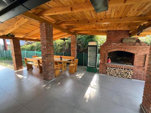 Guest House Lidia with Terrace & Free Parking in Maksimir