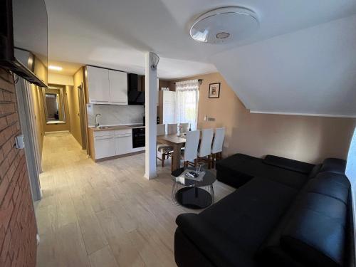 Guest House Lidia with Terrace & Free Parking in Maksimir