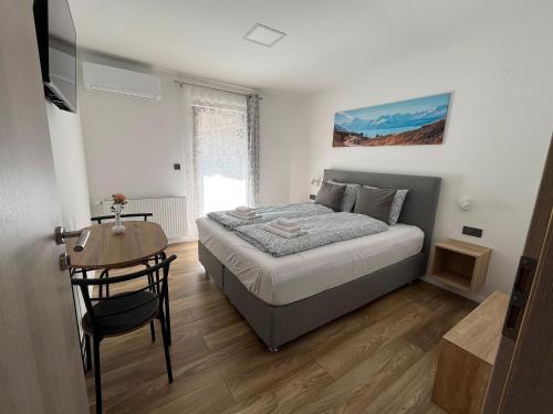 Guest House Lidia with Terrace & Free Parking in Maksimir