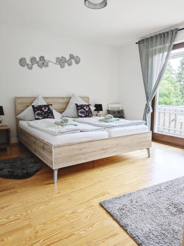 Familien-Apartment SchmitTs Katz in Gerach