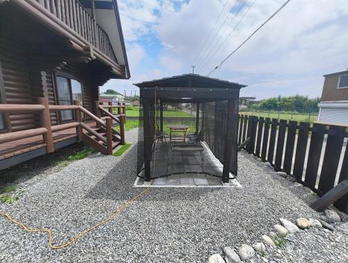 天然温泉付ログハウス ヴィレッジR 4名様まで同一料金 屋根付bbq設備あり, Shiraoi (fotografie 9)