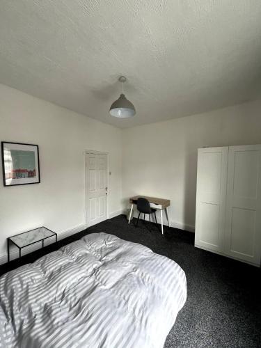 Huge Modern Room to Stay in Salford Samson Plab, Manchester (photo 8)