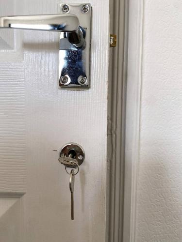 Modern room for short stay in Salford, PLAB Samson, Manchester (photo 7)
