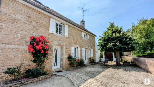 Aux Roses Rouges gîte à louer Villy-le-Moutier