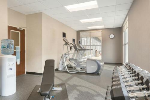 Fairfield Inn & Suites by Marriott Pittsburgh Airport/Robinson Township - image 11