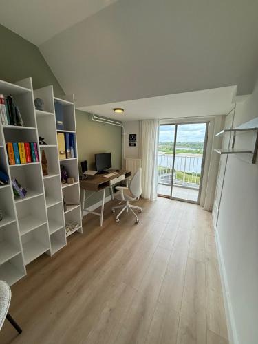 Riverside Apartment Near City and Nature in Lombok