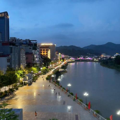 Hong Thu Hotel - 주변 명소