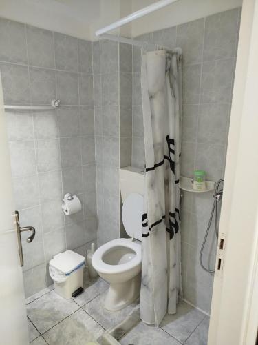Small and practical No2 in Limni (Evvoia)