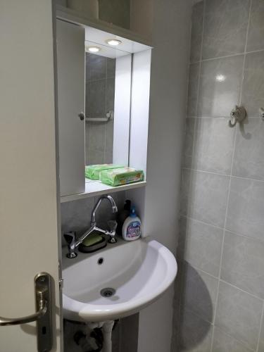 Small and practical No2 in Limni (Evvoia)