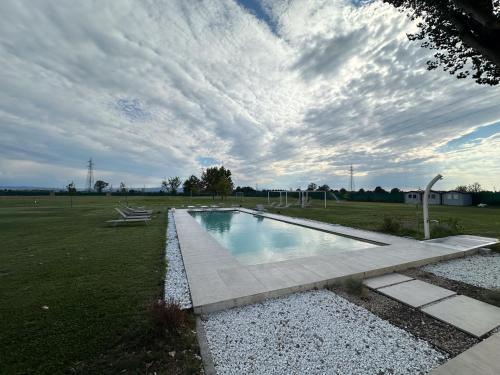 摩德纳 Villa Iris 4星级 民宿 泳池