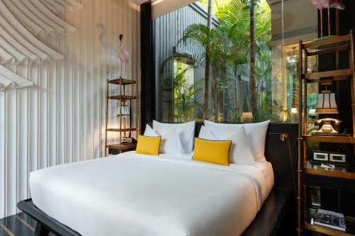 room detail thumbnail 1
