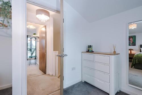 BIG MCR 5-bedroom Contractor House Sleeps 8 with Parking by PureStay, Manchester (fotografie 10)