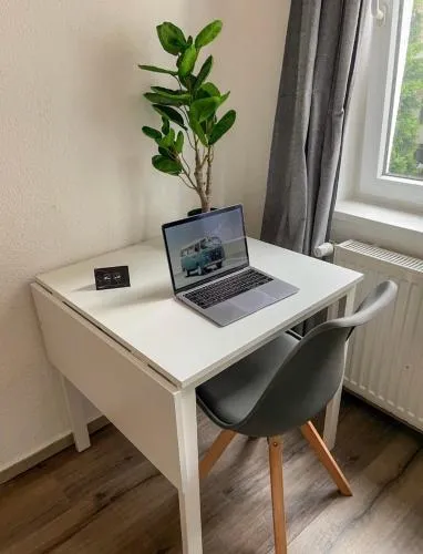 Neu saniertes Penthouse Apartment mit offener Wohnküche in Magdeburg, Deutschland