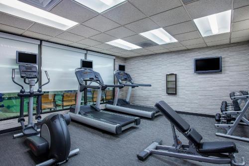 Courtyard by Marriott Knoxville Cedar Bluff - 피트니스 센터