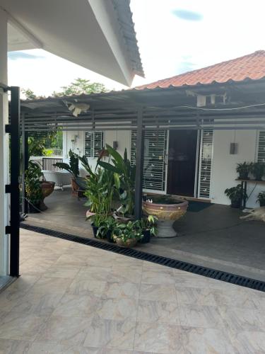 Exterior view, AJ Pizza and Steakhouse in Kuchinarai