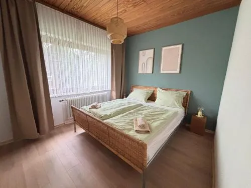150qm-6 Rooms-Free Privat Parking-2 Bathrooms-Wifi-Yihapartment in Hannover, Deutschland